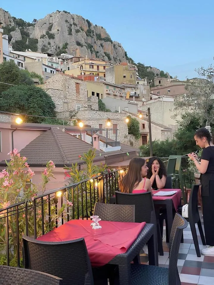 Drommire In Plassa E Clesia Guest House Baunei