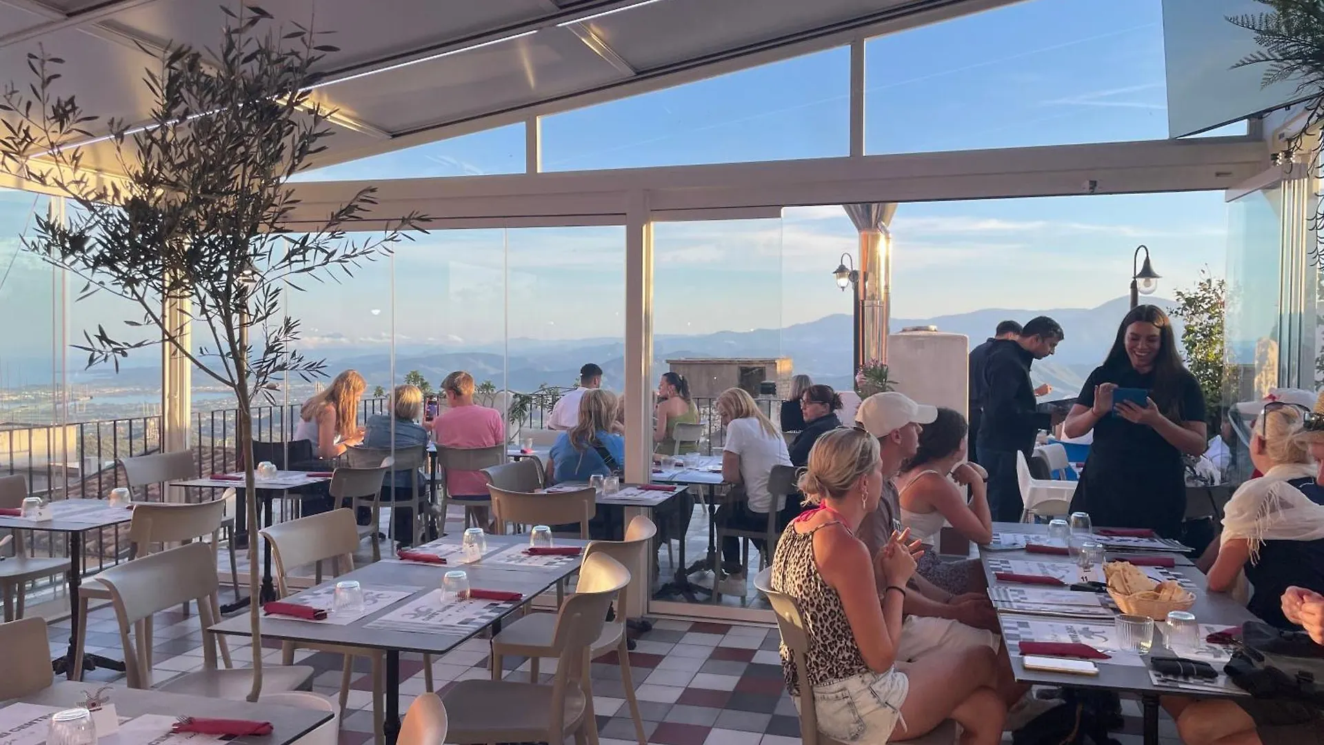Drommire In Plassa E Clesia Guest House Baunei