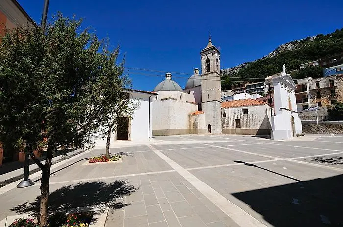 Drommire In Plassa E Clesia Baunei Gasthof